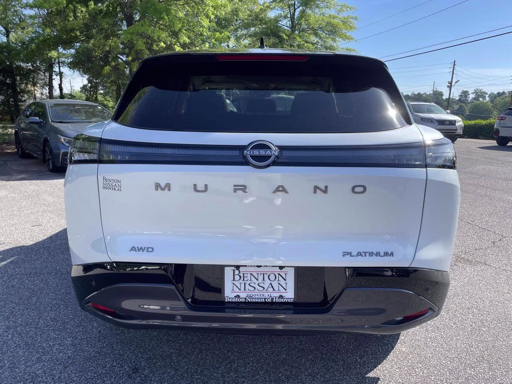 2026 Everest White Pearl/Black Nissan Murano Platinum AWD SUV