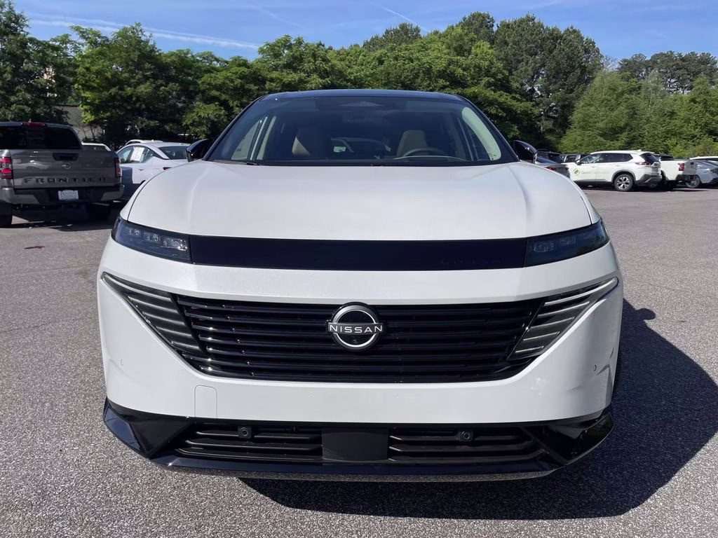 2026 Everest White Pearl/Black Nissan Murano Platinum AWD SUV