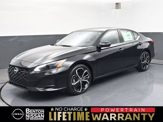 2026 Super Black Clearcoat Nissan Altima 2.5 SR FWD Sedan