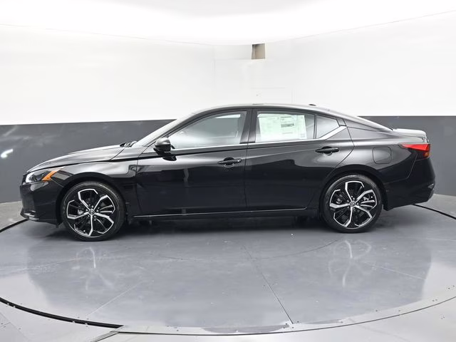 2026 Super Black Clearcoat Nissan Altima 2.5 SR FWD Sedan