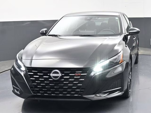 2026 Super Black Clearcoat Nissan Altima 2.5 SR FWD Sedan