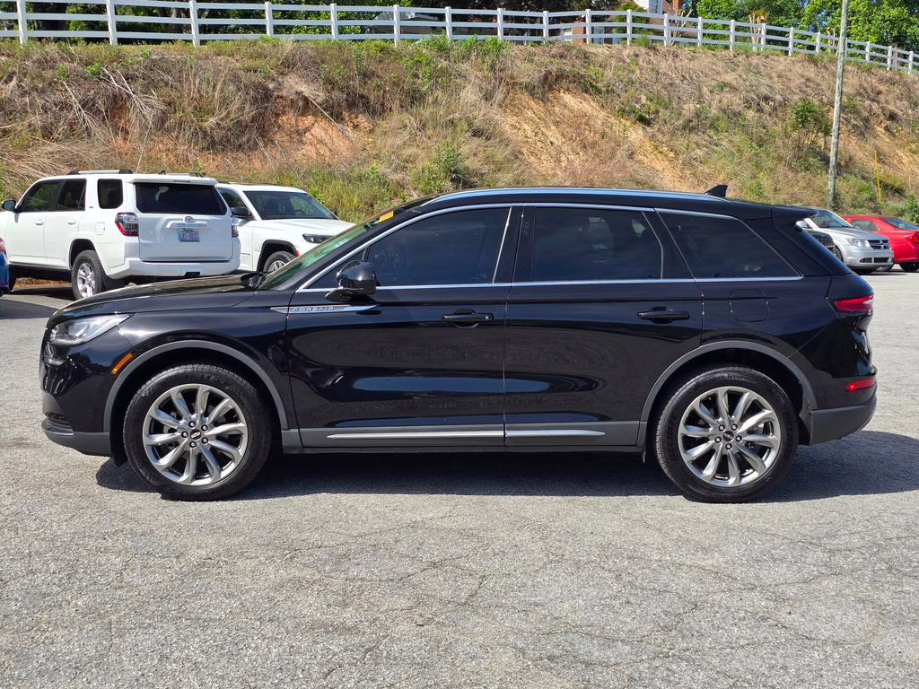 2022 Black Metallic Lincoln Corsair Standard FWD SUV