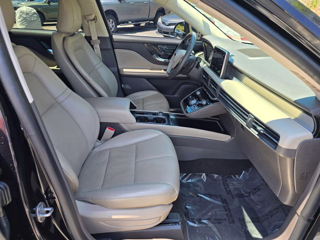 2022 Black Metallic Lincoln Corsair Standard FWD SUV