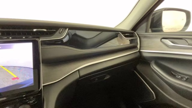 2023 Diamond Black Crystal Pearlcoat Jeep Grand Cherokee 4xe 4X4 SUV