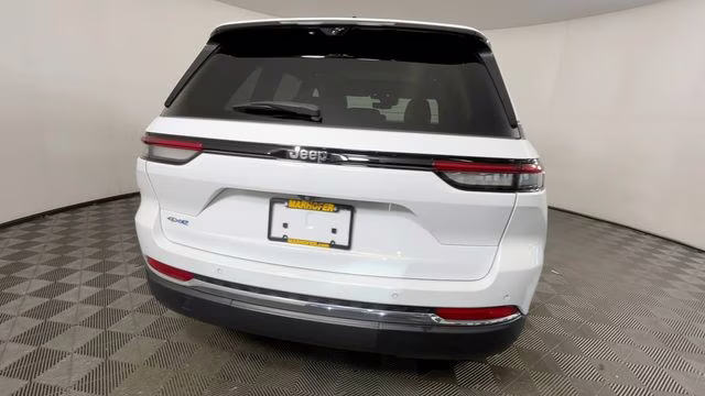 2022 Bright White Clearcoat Jeep Grand Cherokee 4xe 4X4 SUV