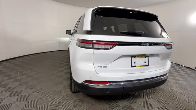 2022 Bright White Clearcoat Jeep Grand Cherokee 4xe 4X4 SUV