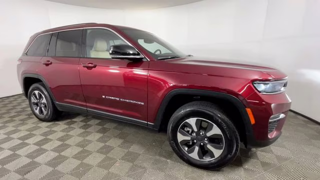 2023 Velvet Red Pearlcoat Jeep Grand Cherokee 4xe 4X4 SUV