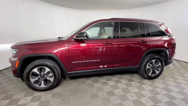 2023 Velvet Red Pearlcoat Jeep Grand Cherokee 4xe 4X4 SUV