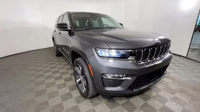 2023 Baltic Gray Metallic Clearcoat Jeep Grand Cherokee 4xe 4X4 SUV