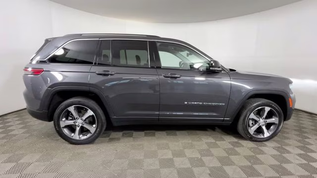 2023 Baltic Gray Metallic Clearcoat Jeep Grand Cherokee 4xe 4X4 SUV