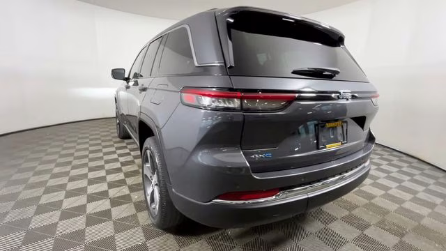 2023 Baltic Gray Metallic Clearcoat Jeep Grand Cherokee 4xe 4X4 SUV