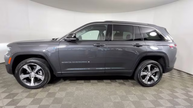 2023 Baltic Gray Metallic Clearcoat Jeep Grand Cherokee 4xe 4X4 SUV