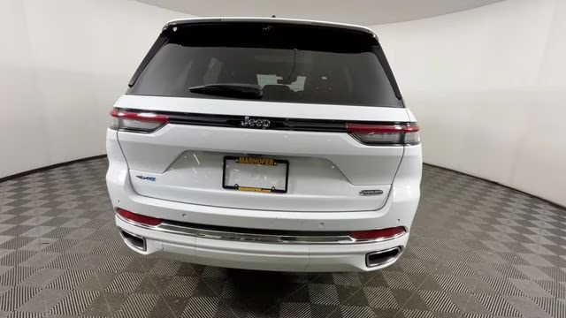 2023 Bright White Clearcoat Jeep Grand Cherokee Overland 4xe 4X4 SUV