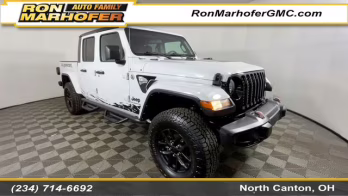 2022 Bright White Clearcoat Jeep Gladiator Altitude 4X4 Truck