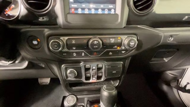 2022 Bright White Clearcoat Jeep Gladiator Altitude 4X4 Truck