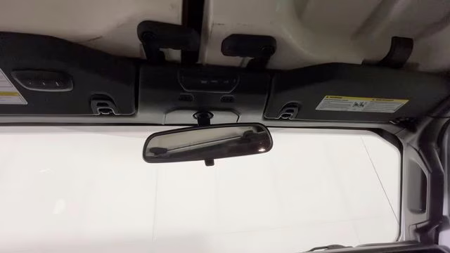 2022 Bright White Clearcoat Jeep Gladiator Altitude 4X4 Truck
