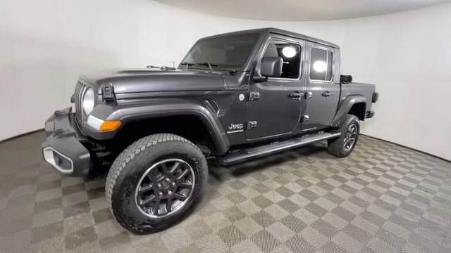 2021 Granite Crystal Metallic Clearcoat Jeep Gladiator Overland 4X4 Truck