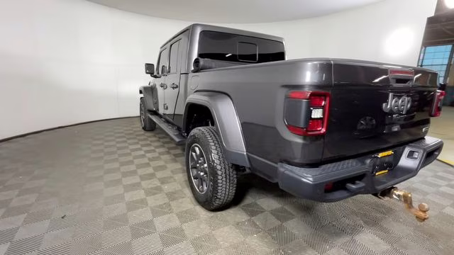 2021 Granite Crystal Metallic Clearcoat Jeep Gladiator Overland 4X4 Truck
