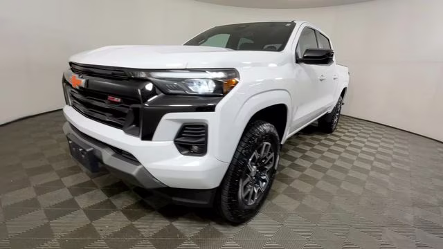 2024 Summit White Chevrolet Colorado Z71 4X4 Truck