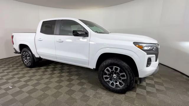 2024 Summit White Chevrolet Colorado Z71 4X4 Truck