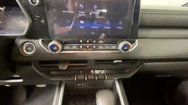2025 Summit White Chevrolet Colorado Trail Boss 4X4 Truck