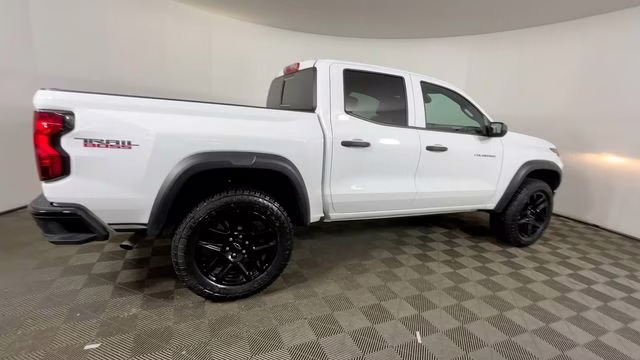 2025 Summit White Chevrolet Colorado Trail Boss 4X4 Truck