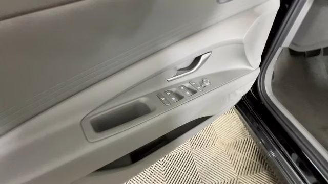 2023 Onyx Black Hyundai Elantra SE FWD Sedan