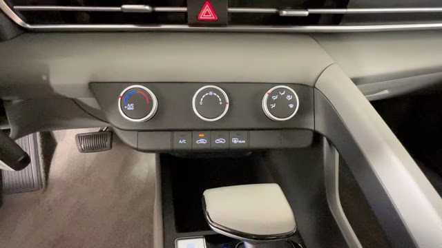 2023 Onyx Black Hyundai Elantra SE FWD Sedan