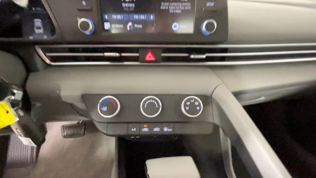2023 Onyx Black Hyundai Elantra SE FWD Sedan