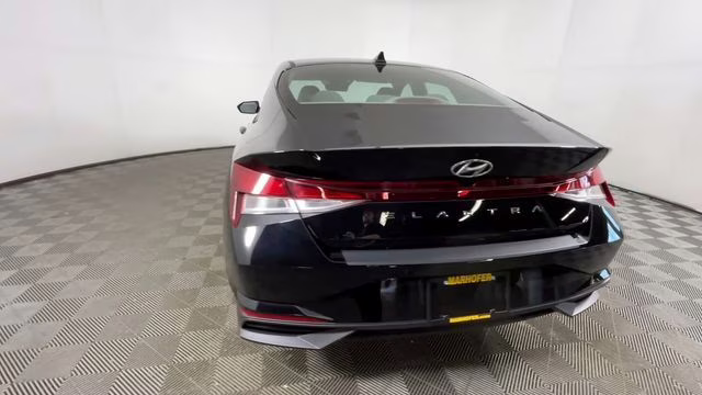 2023 Onyx Black Hyundai Elantra SE FWD Sedan
