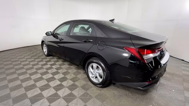 2023 Onyx Black Hyundai Elantra SE FWD Sedan