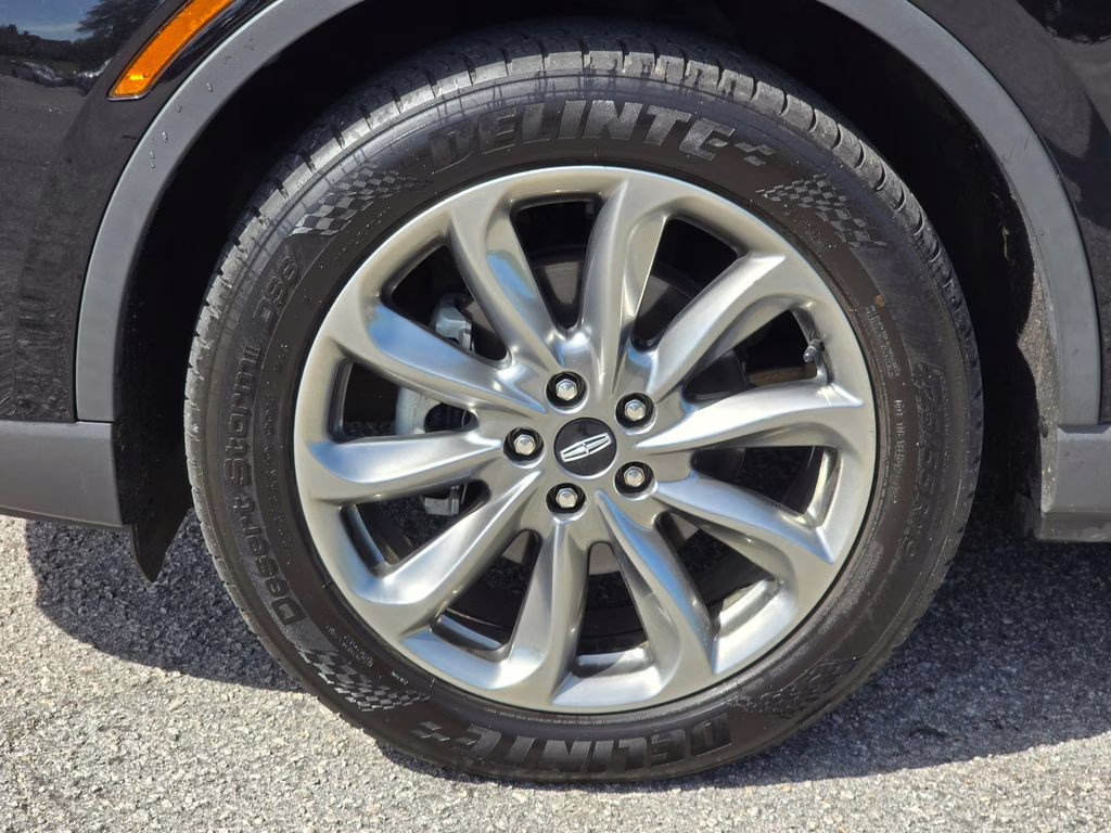 2022 Black Metallic Lincoln Corsair Standard FWD SUV