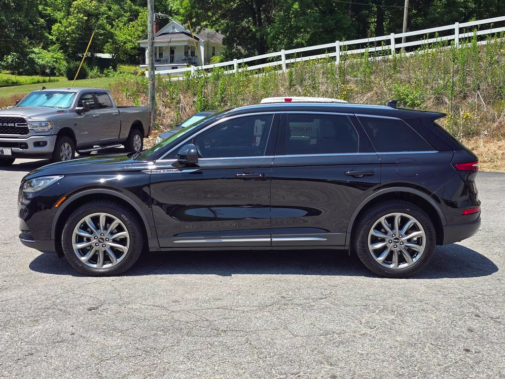 2022 Black Metallic Lincoln Corsair Standard FWD SUV