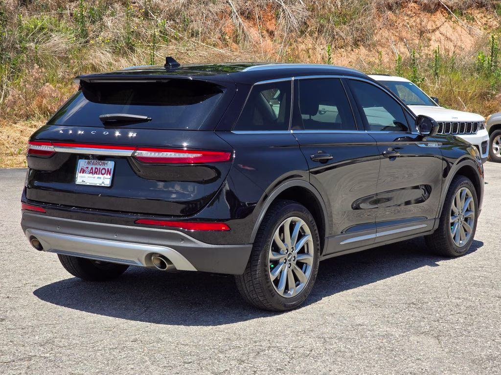 2022 Black Metallic Lincoln Corsair Standard FWD SUV