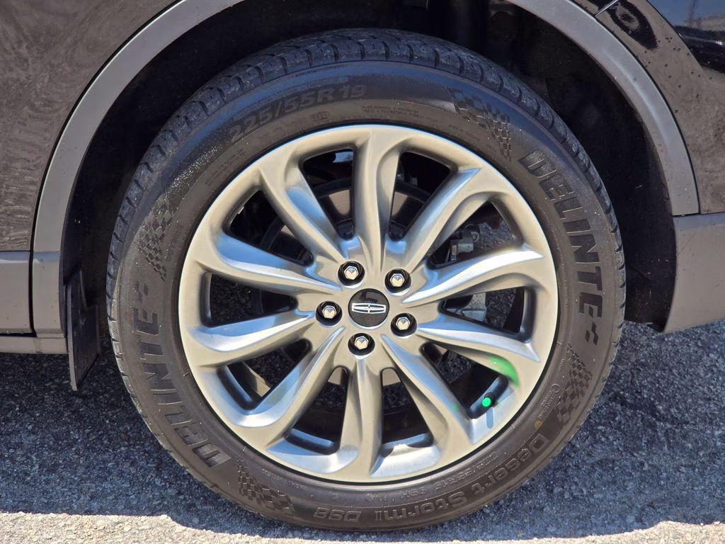2022 Black Metallic Lincoln Corsair Standard FWD SUV