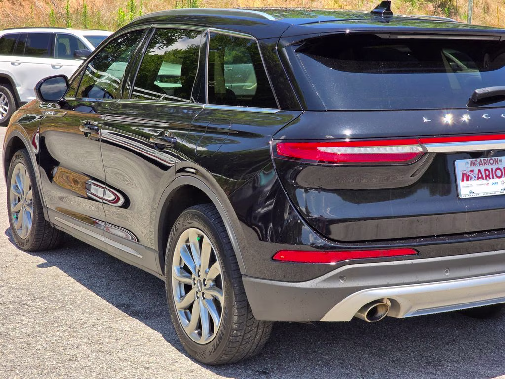 2022 Black Metallic Lincoln Corsair Standard FWD SUV