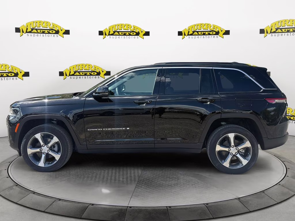 2026 Diamond Black Crystal Pearlcoat Jeep Grand Cherokee Limited 4X4 SUV