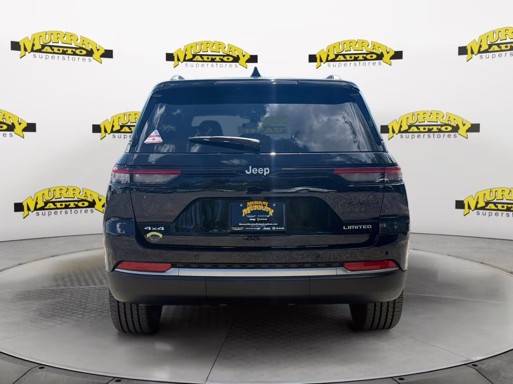 2026 Diamond Black Crystal Pearlcoat Jeep Grand Cherokee Limited 4X4 SUV
