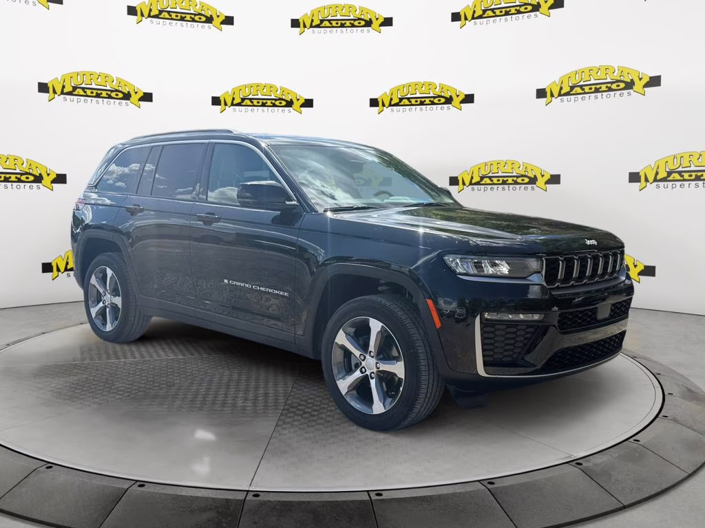 2026 Diamond Black Crystal Pearlcoat Jeep Grand Cherokee Limited 4X4 SUV