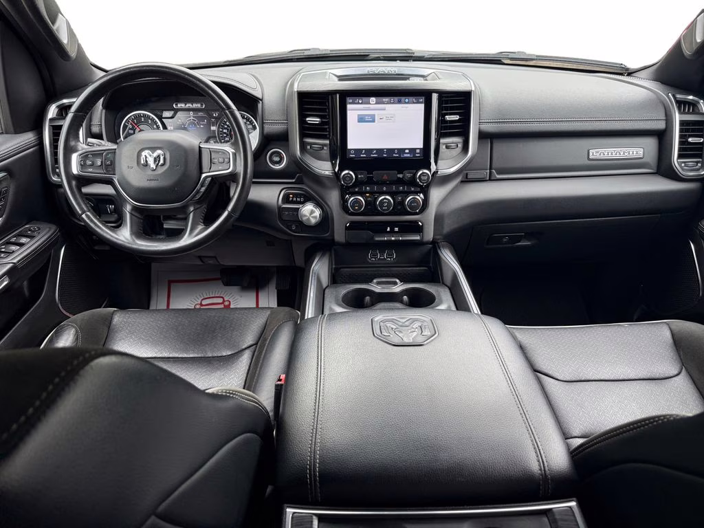 2024 Diamond Black Crystal Pearlcoat Ram 1500 Laramie RWD Truck