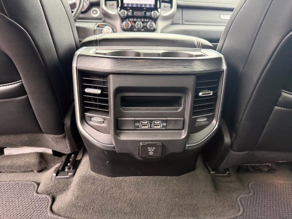 2024 Diamond Black Crystal Pearlcoat Ram 1500 Laramie RWD Truck