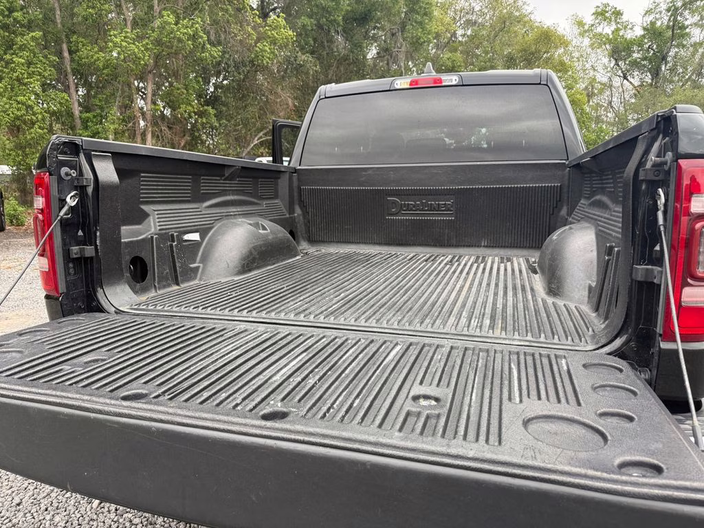 2024 Diamond Black Crystal Pearlcoat Ram 1500 Laramie RWD Truck