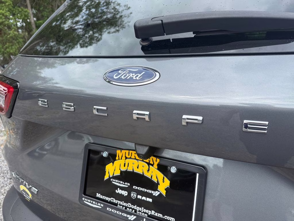2025 Gray Metallic Ford Escape Active FWD SUV