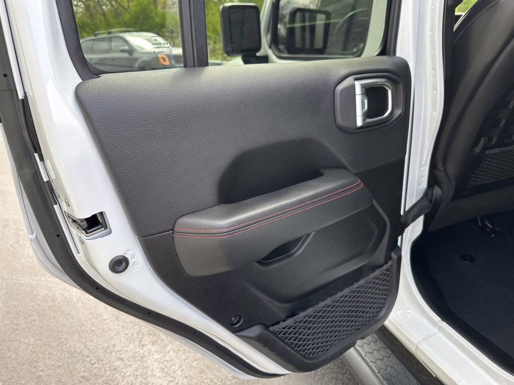 2022 Bright White Clearcoat Jeep Wrangler Unlimited Rubicon 4X4 SUV