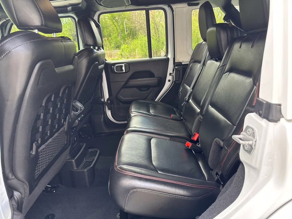 2022 Bright White Clearcoat Jeep Wrangler Unlimited Rubicon 4X4 SUV