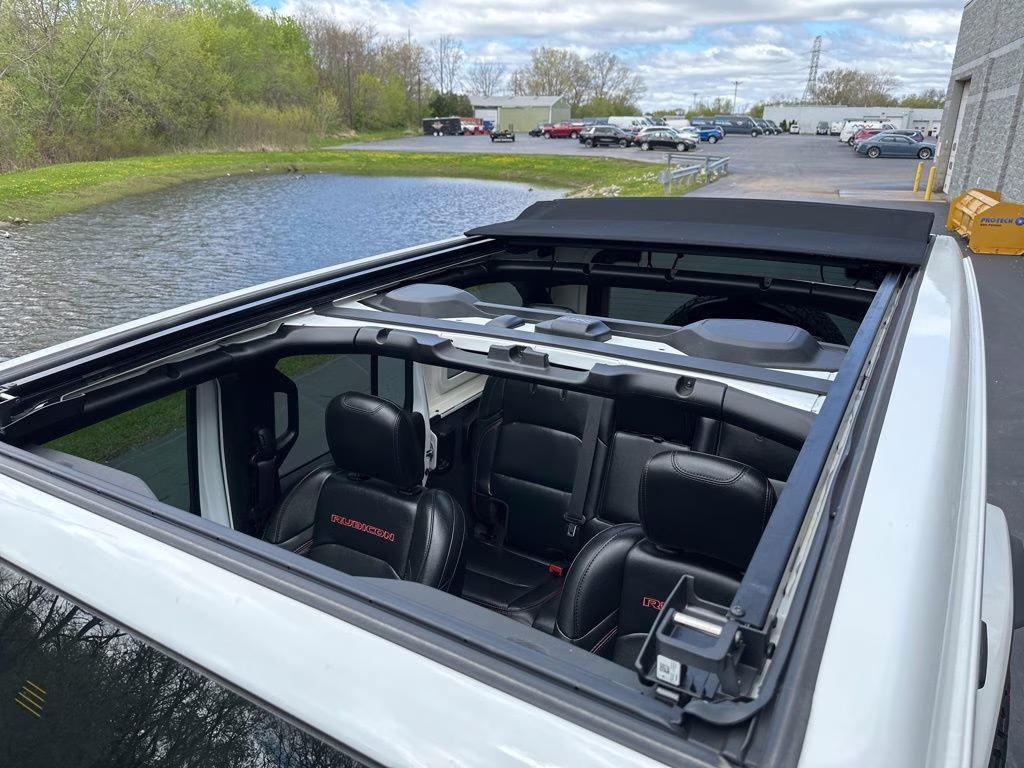 2022 Bright White Clearcoat Jeep Wrangler Unlimited Rubicon 4X4 SUV