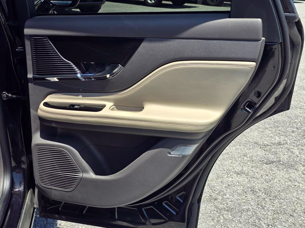 2022 Black Metallic Lincoln Corsair Standard FWD SUV