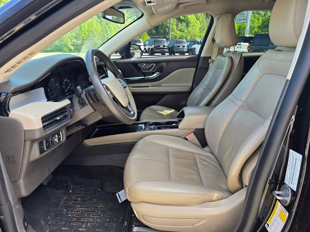 2022 Black Metallic Lincoln Corsair Standard FWD SUV
