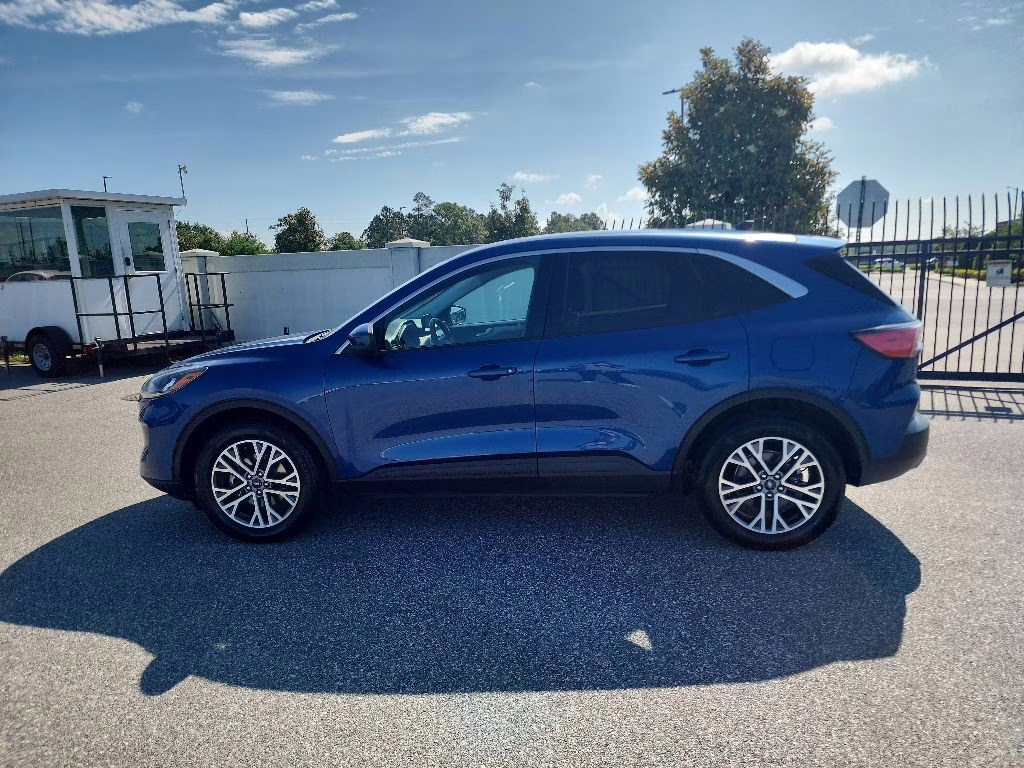 2022 Blue Ford Escape SEL AWD SUV