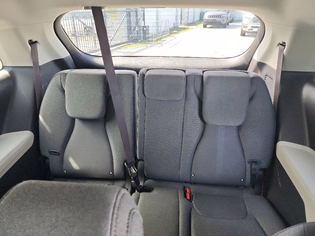 2022 Black Kia Carnival LX FWD Van